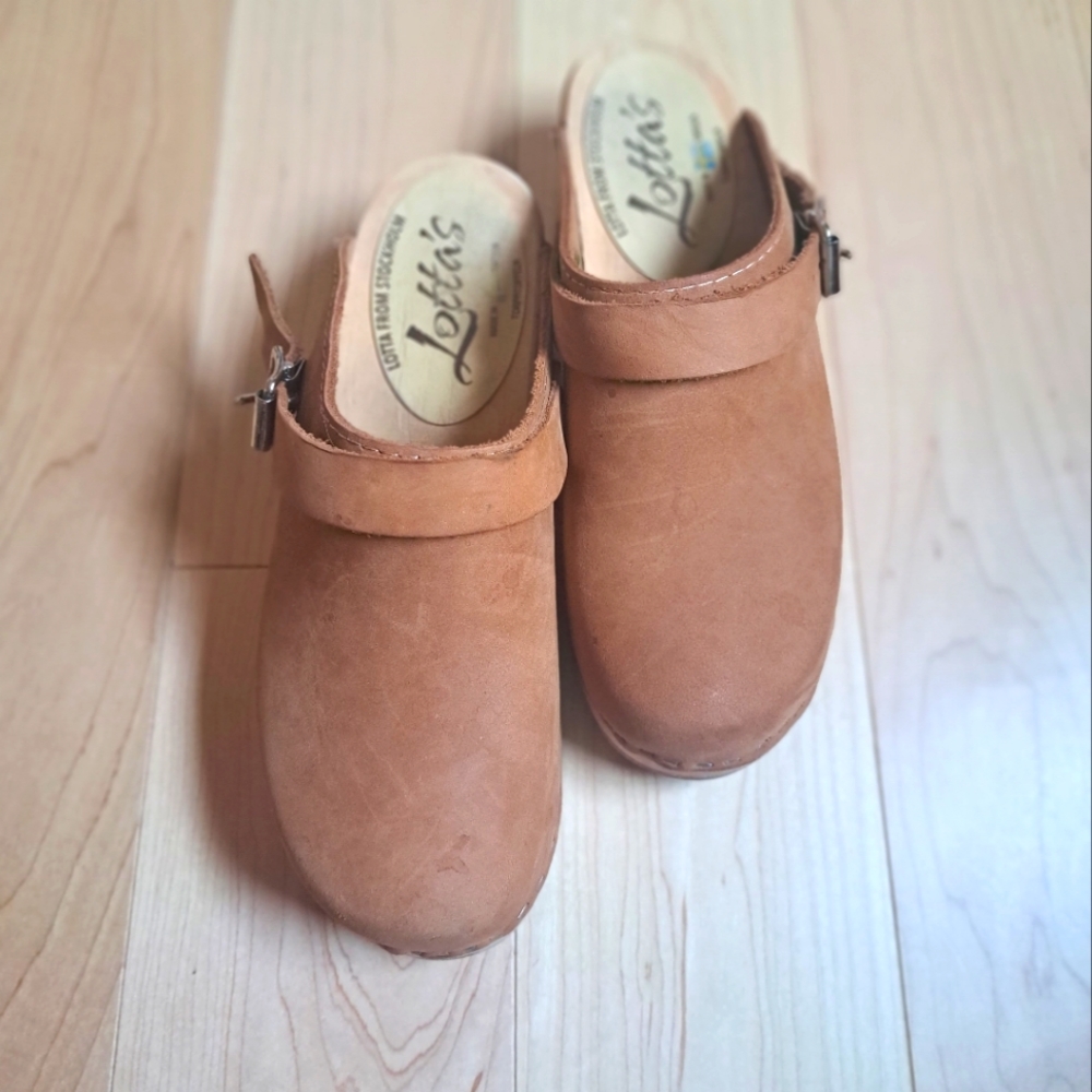 Lotta From Stockholm- Caramel Suede Clogs 37